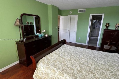 Condominio en alquiler en Hallandale Beach, Florida, 2 dormitorios, 102.19 m2 № 2088513 - foto 10