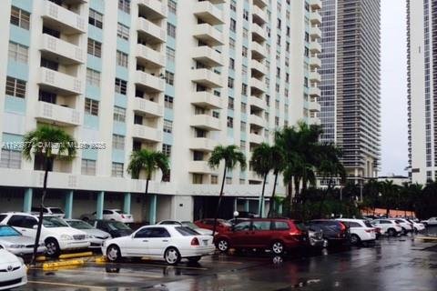 Condominio en Hallandale Beach, Florida, 2 dormitorios  № 2088513