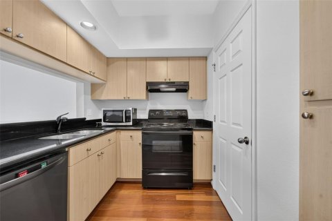 Condo in Orlando, Florida, 2 bedrooms  № 2199245 - photo 19