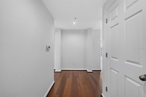Condo in Orlando, Florida, 2 bedrooms  № 2199245 - photo 5