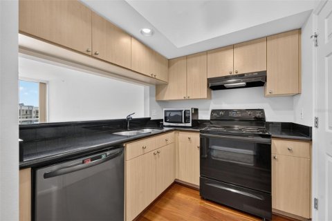 Condo in Orlando, Florida, 2 bedrooms  № 2199245 - photo 18
