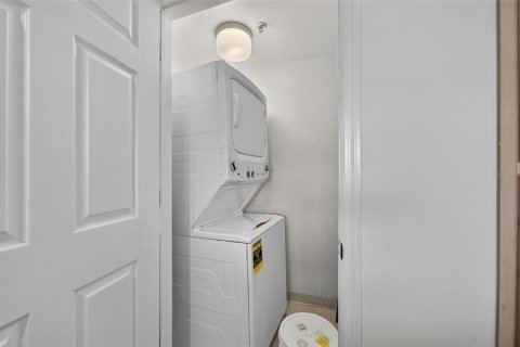 Condo in Orlando, Florida, 2 bedrooms  № 2199245 - photo 17