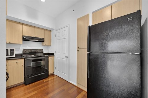 Condo in Orlando, Florida, 2 bedrooms  № 2199245 - photo 20