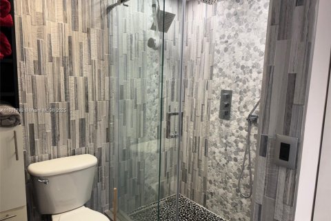 Condominio en venta en Miramar, Florida, 3 dormitorios, 110.74 m2 № 1975711 - foto 12