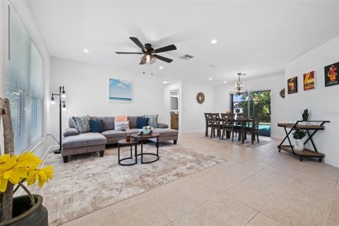Casa en venta en Fort Myers, Florida, 3 dormitorios, 154.96 m2 № 2356496 - foto 6
