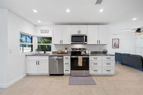 Casa en venta en Fort Myers, Florida, 3 dormitorios, 154.96 m2 № 2356496 - foto 14