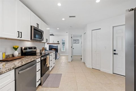 Casa en venta en Fort Myers, Florida, 3 dormitorios, 154.96 m2 № 2356496 - foto 13