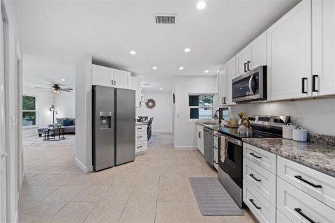 Casa en venta en Fort Myers, Florida, 3 dormitorios, 154.96 m2 № 2356496 - foto 15