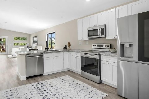 Villa ou maison à vendre à Miami, Floride: 3 chambres, 120.77 m2 № 2242819 - photo 3