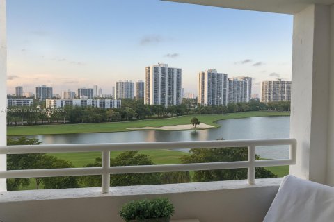 Copropriété à vendre à Aventura, Floride: 2 chambres, 101.64 m2 № 1956974 - photo 3