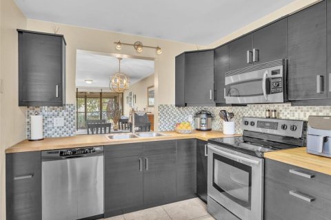 Copropriété à vendre à Plantation, Floride: 2 chambres, 101.36 m2 № 1513383 - photo 1