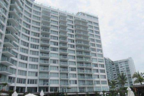 Condominio en venta en Miami Beach, Florida, 43.29 m2 № 1836502 - foto 2