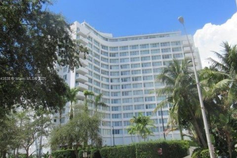 Condominio en venta en Miami Beach, Florida, 43.29 m2 № 1836502 - foto 1