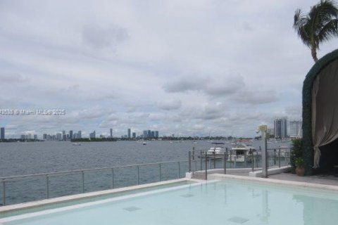 Condominio en venta en Miami Beach, Florida, 43.29 m2 № 1836502 - foto 10