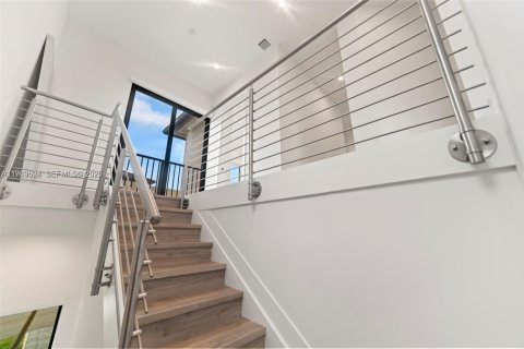 Купить виллу или дом в Майами, Флорида 4 спальни, 187.85м2, № 2026720 - фото 26