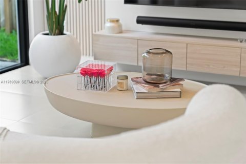 Купить виллу или дом в Майами, Флорида 4 спальни, 187.85м2, № 2026720 - фото 14