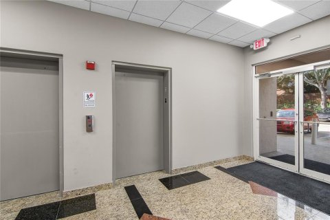Immobilier commercial à louer à Orlando, Floride: 67.35 m2 № 1568079 - photo 19