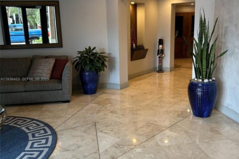 Condo in Miami, Florida, 1 bedroom  № 1994531 - photo 9