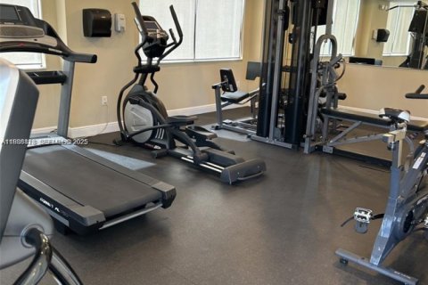 Condo in Miami, Florida, 1 bedroom  № 1994531 - photo 13