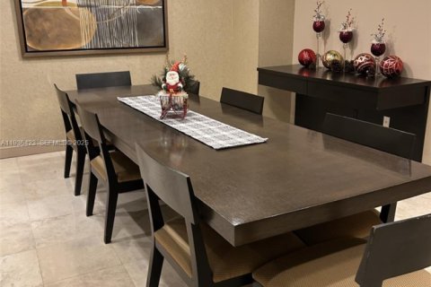 Condo in Miami, Florida, 1 bedroom  № 1994531 - photo 7