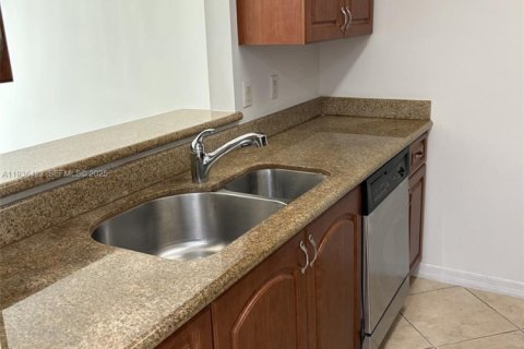 Condo in Miami, Florida, 1 bedroom  № 1994531 - photo 20