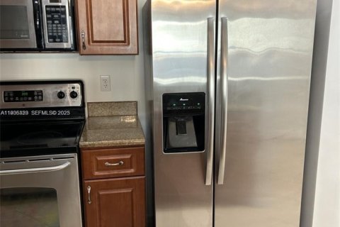 Condo in Miami, Florida, 1 bedroom  № 1994531 - photo 22