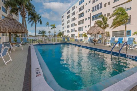 Copropriété à vendre à Gulfport, Floride: 1 chambre, 75.72 m2 № 1403701 - photo 24