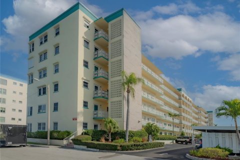 Copropriété à vendre à Gulfport, Floride: 1 chambre, 75.72 m2 № 1403701 - photo 3