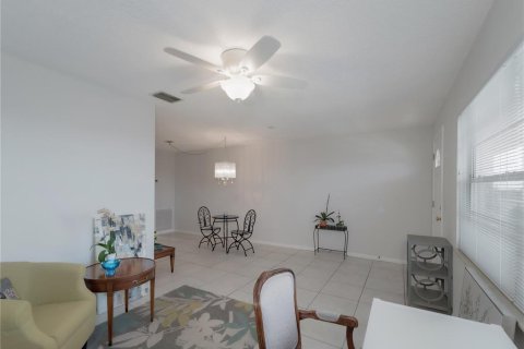 Copropriété à vendre à Gulfport, Floride: 1 chambre, 75.72 m2 № 1403701 - photo 9