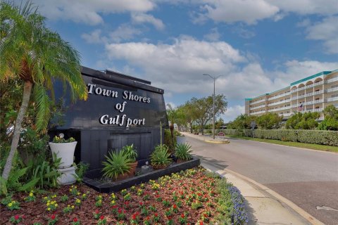 Copropriété à vendre à Gulfport, Floride: 1 chambre, 75.72 m2 № 1403701 - photo 1