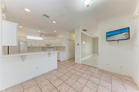 House in Venice, Florida 3 bedrooms, 223.99 sq.m. № 1688513 - photo 9