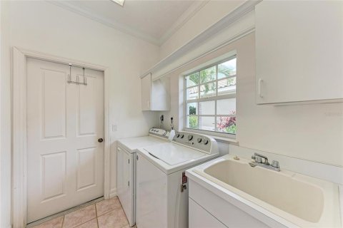 House in Venice, Florida 3 bedrooms, 223.99 sq.m. № 1688513 - photo 21