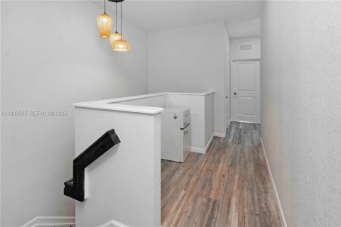 Снять в аренду таунхаус в Хомстед, Флорида 3 спальни, № 1982723 - фото 19