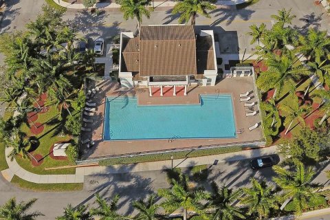 Снять в аренду таунхаус в Хомстед, Флорида 3 спальни, № 1982723 - фото 25