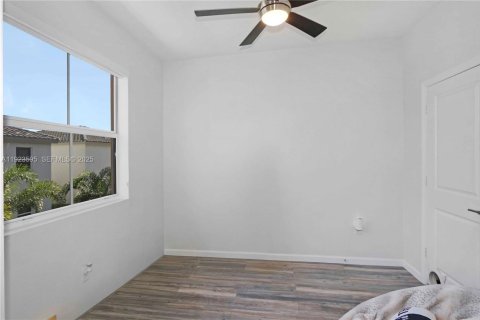 Снять в аренду таунхаус в Хомстед, Флорида 3 спальни, № 1982723 - фото 16