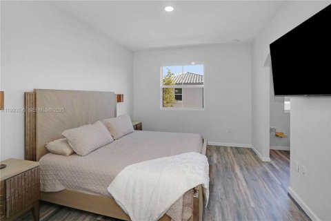 Снять в аренду таунхаус в Хомстед, Флорида 3 спальни, № 1982723 - фото 18