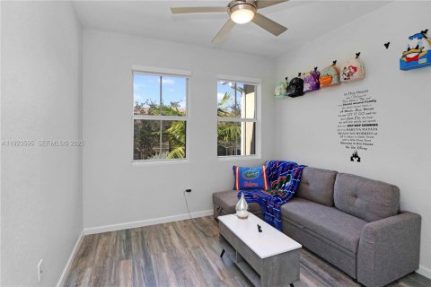 Снять в аренду таунхаус в Хомстед, Флорида 3 спальни, № 1982723 - фото 12