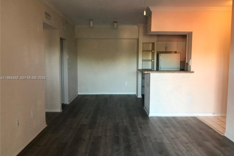 Condo in Pembroke Pines, Florida, 1 bedroom  № 2044368 - photo 16