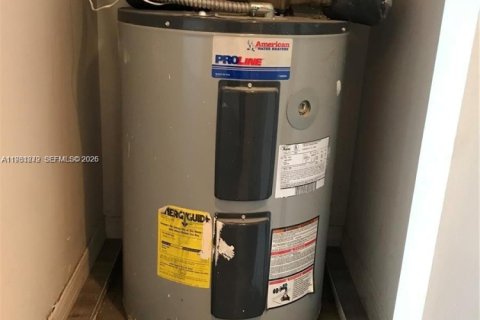 Condo in Pembroke Pines, Florida, 1 bedroom  № 2044368 - photo 17