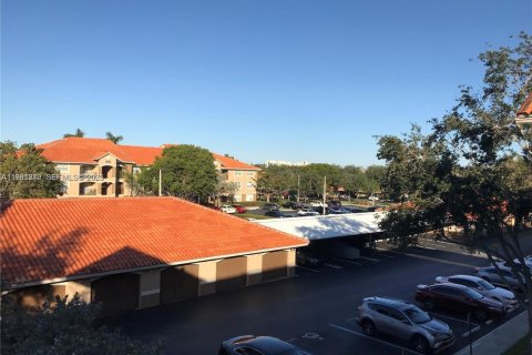 Condo in Pembroke Pines, Florida, 1 bedroom  № 2044368 - photo 13