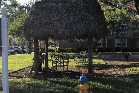 Condo in Pembroke Pines, Florida, 1 bedroom  № 2044368 - photo 10