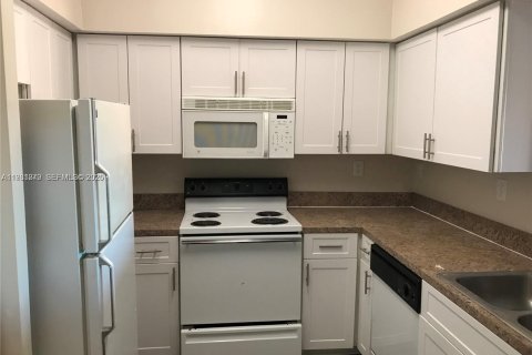 Condo in Pembroke Pines, Florida, 1 bedroom  № 2044368 - photo 19