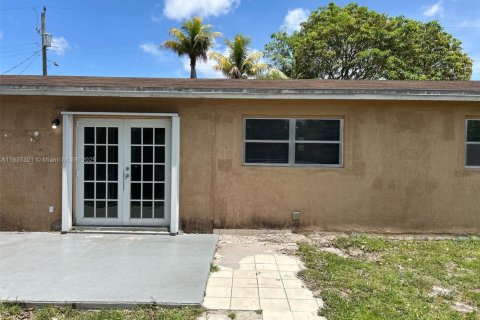 Casa en venta en Deerfield Beach, Florida, 4 dormitorios, 147.71 m2 № 1823734 - foto 21