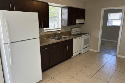 Casa en venta en Deerfield Beach, Florida, 4 dormitorios, 147.71 m2 № 1823734 - foto 6