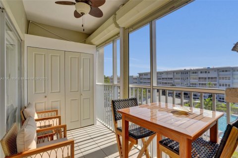 Condo in Hallandale Beach, Florida, 1 bedroom  № 1975774 - photo 25