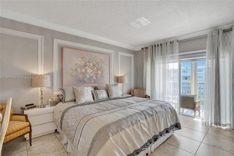 Condo in Hallandale Beach, Florida, 1 bedroom  № 1975774 - photo 23
