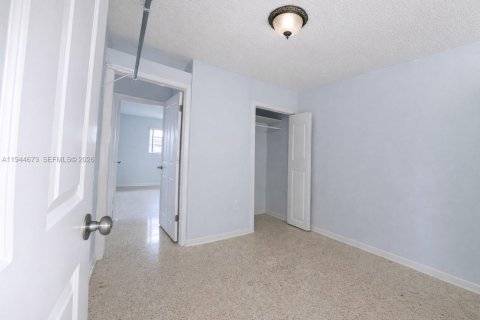 Villa ou maison à louer à Sweetwater, Floride: 3 chambres, 158.03 m2 № 2001122 - photo 9