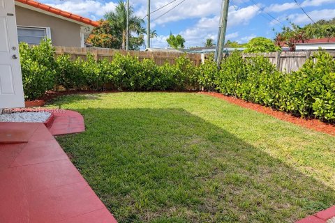 Villa ou maison à louer à Sweetwater, Floride: 3 chambres, 158.03 m2 № 2001122 - photo 11