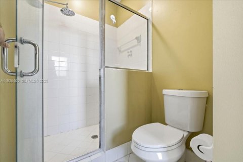 Купить таунхаус в Майами, Флорида 3 спальни, 165.74м2, № 2034190 - фото 18