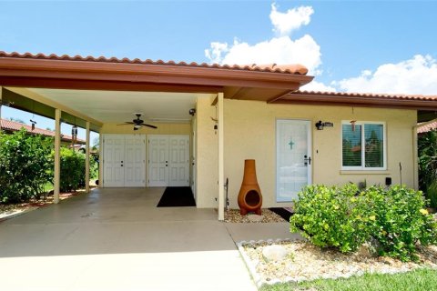 House in Bradenton, Florida 2 bedrooms, 114.27 sq.m. № 2298407